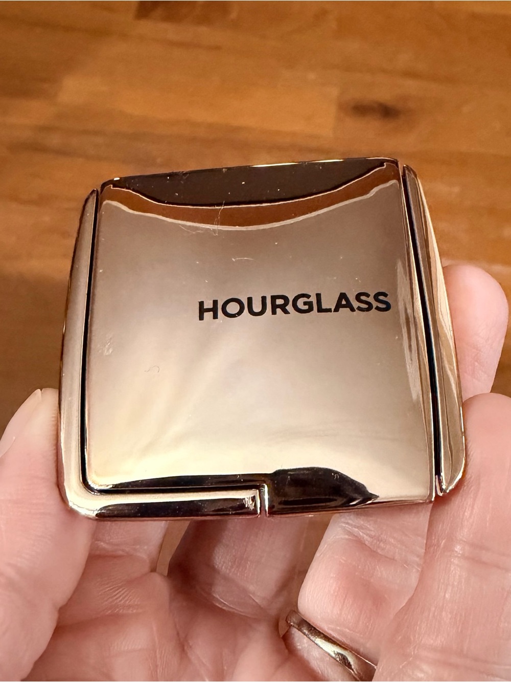 Hourglass AMBIENT LIGHTING BLUSH.